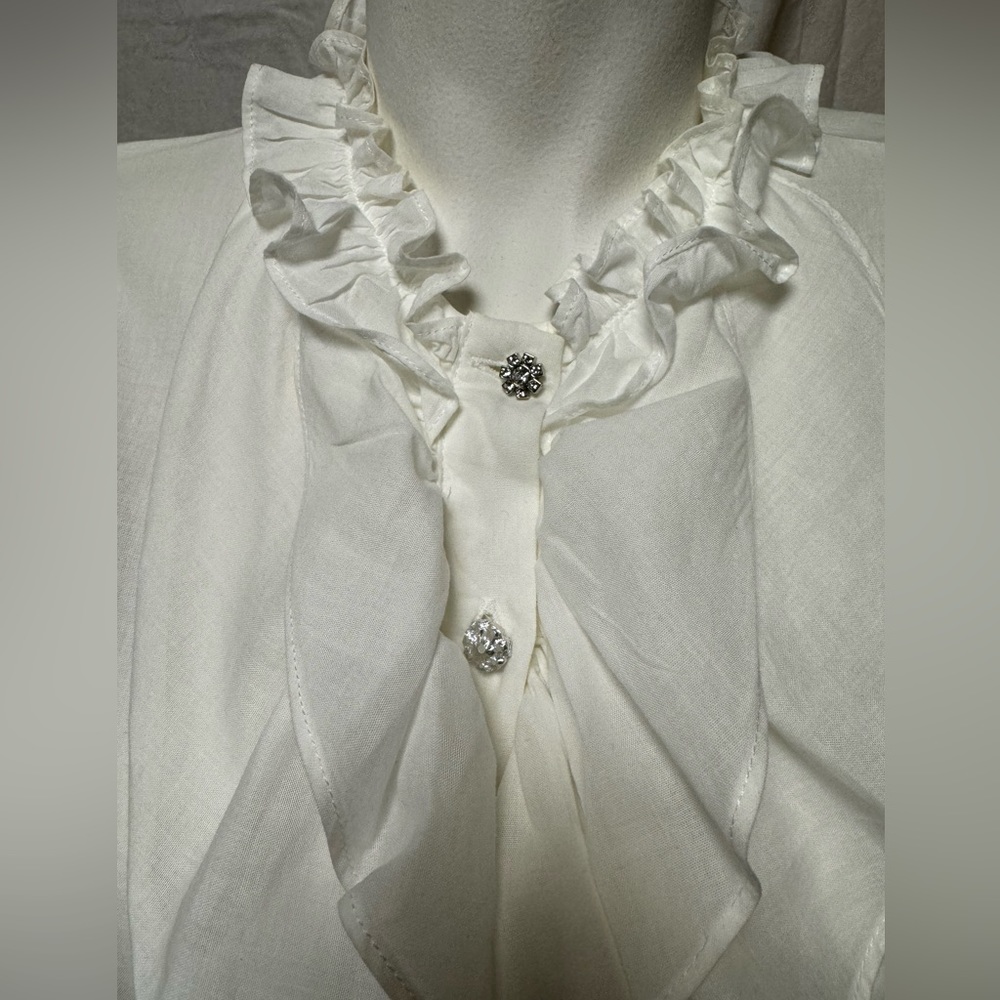 Zara white ruffled pirate-style shirt with rhinestone buttons. Size XS - Picture 4 of 4
